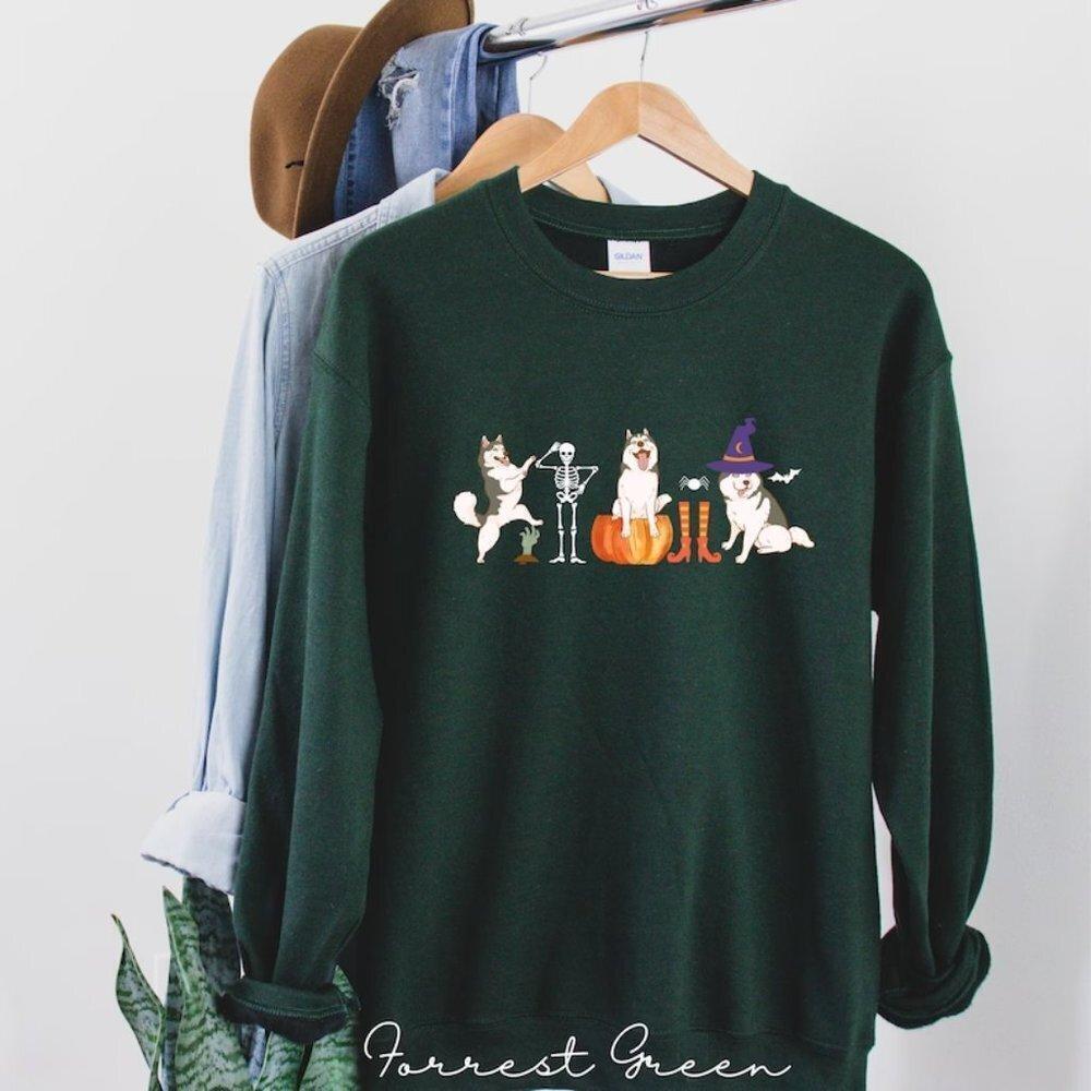 Husky Mom Dad Halloween Graphic Pet Lover Spooky Season Cozy Unisex Sweatshirt
